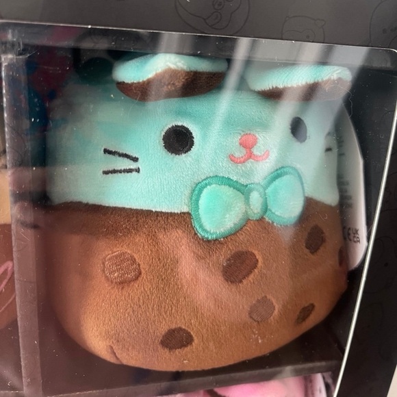 Chocolate bunnies squishmallow - Picture 6 of 9